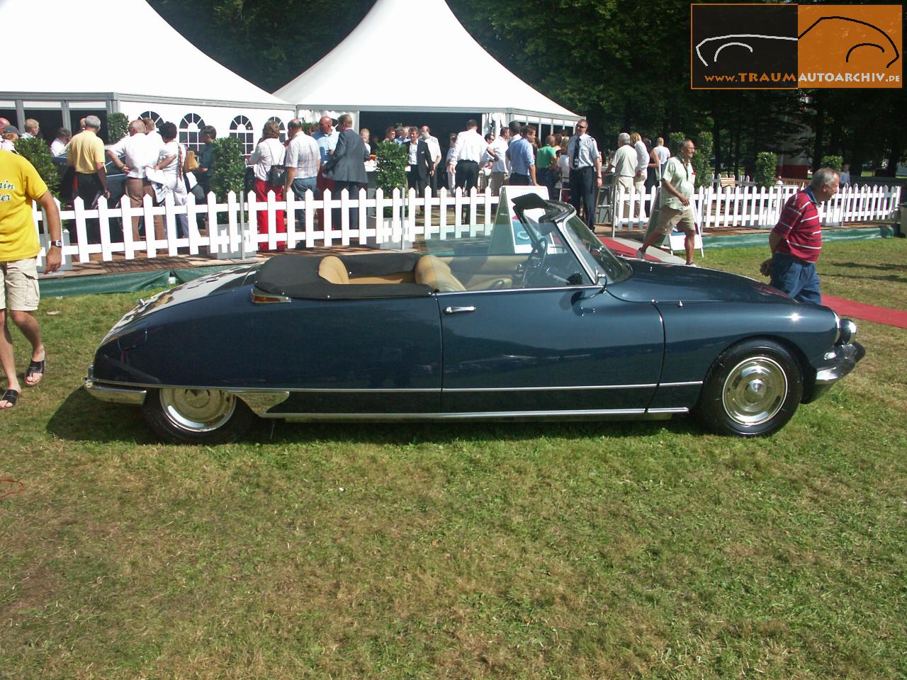 Citroen DS 19 Cabrio (1).jpg 242.0K